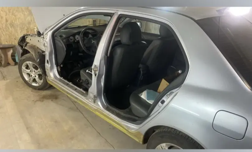 Подготовка Mitsubishi Lancer IX после установки ремонтного порога